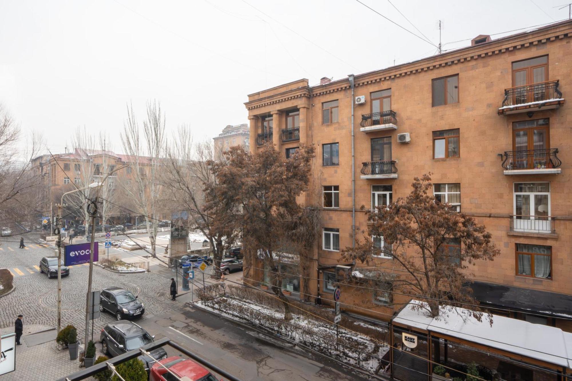 Ris Central Apartments Erevan Esterno foto
