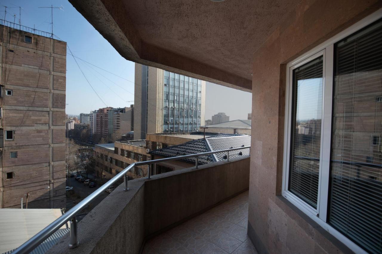 Ris Central Apartments Erevan Esterno foto